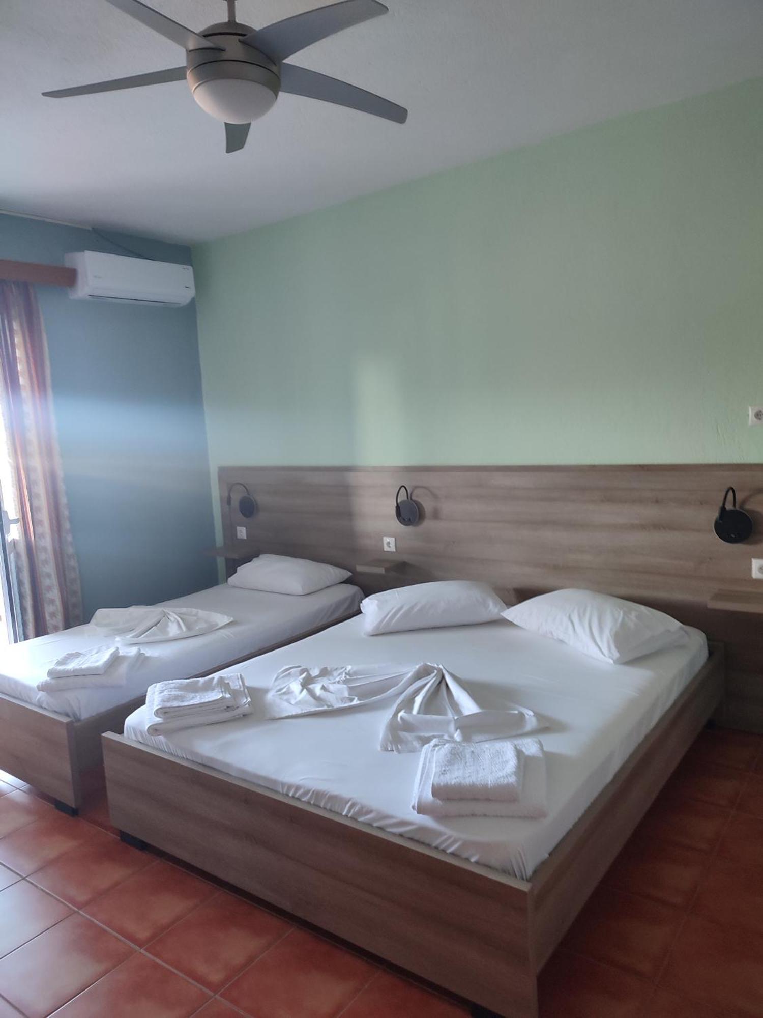 Bella Vista Hotel Himare Quarto foto