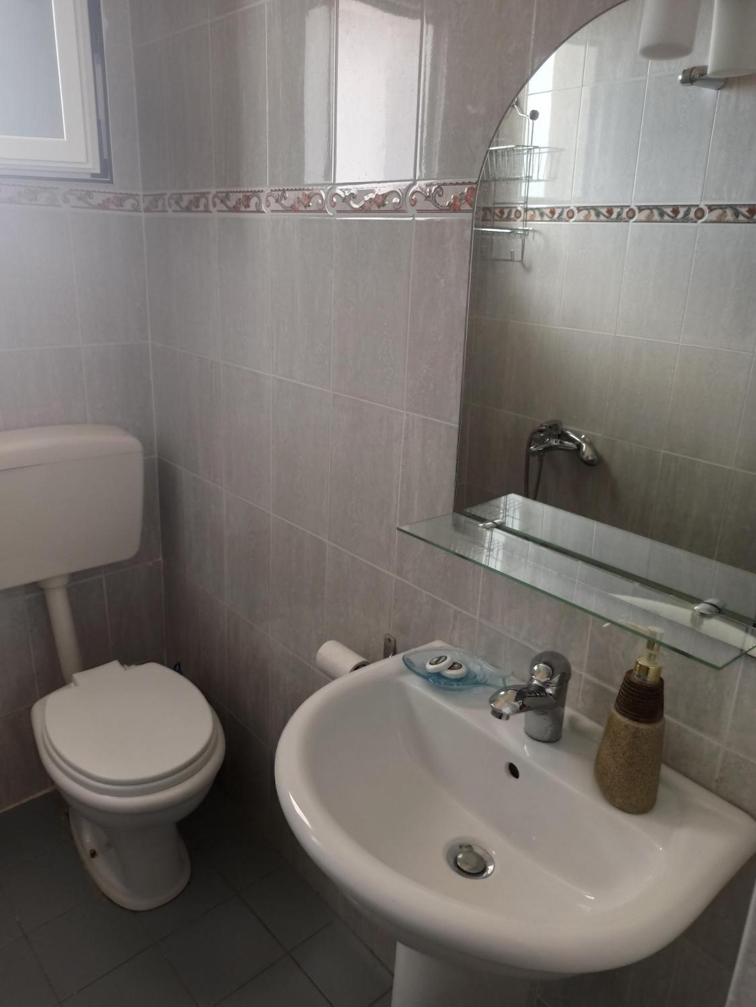Bella Vista Hotel Himare Quarto foto